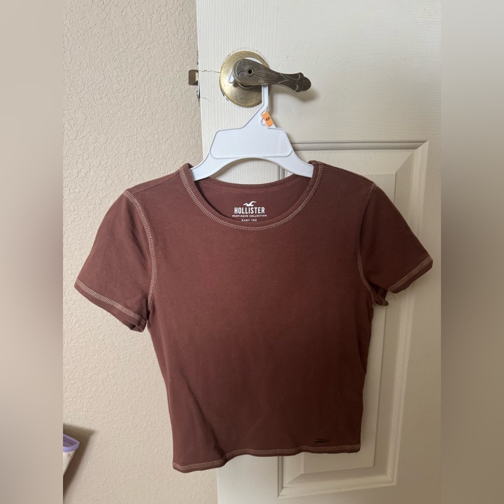Hollister top